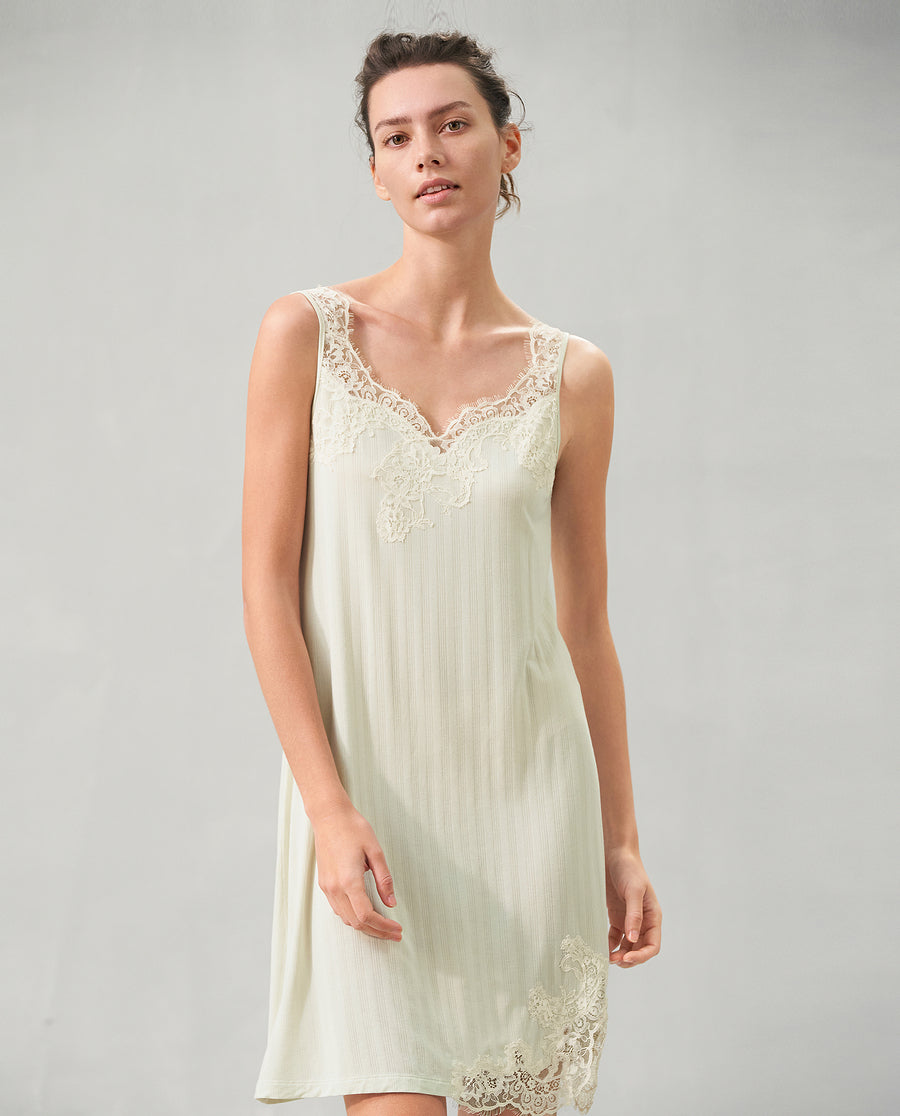 Aimer Lace Wide Shoulder Short Nightgown - Image 10